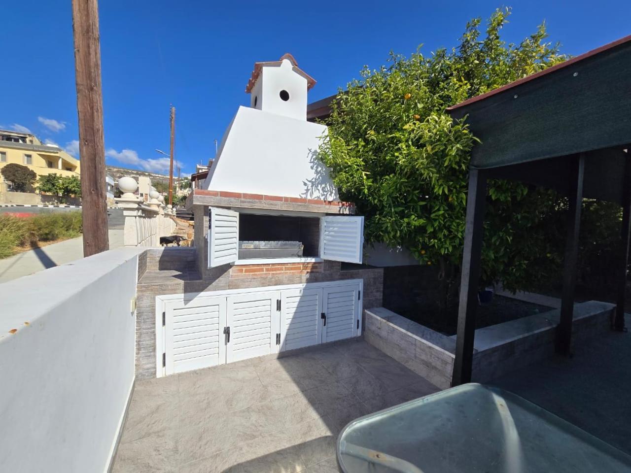 Michael Angelo Villa Paphos Exterior photo